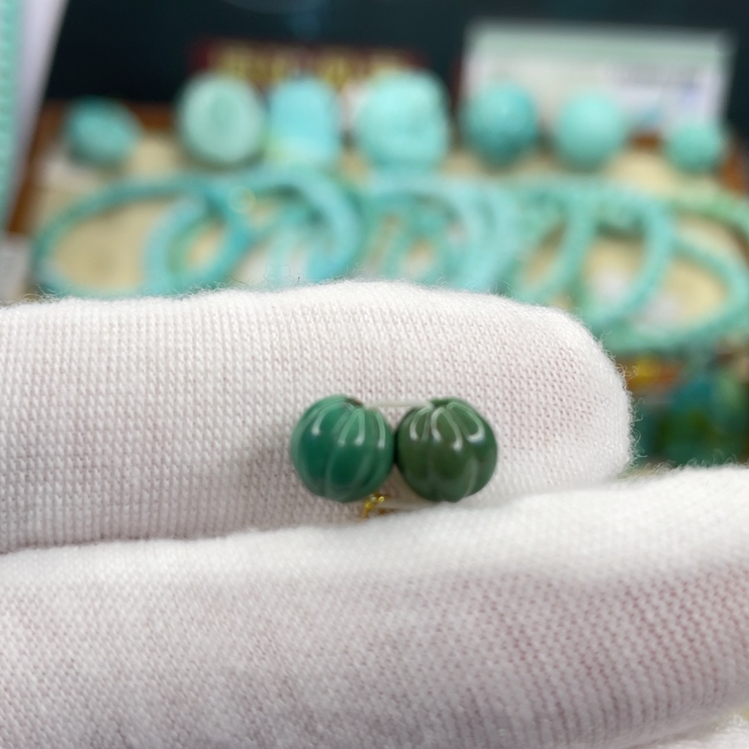 绿松石未镶嵌挂件