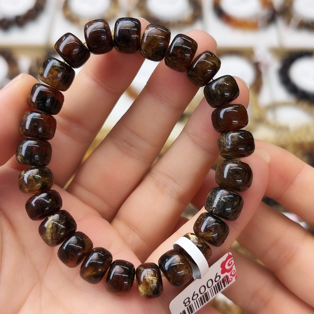 琥珀未镶嵌裸石十90098