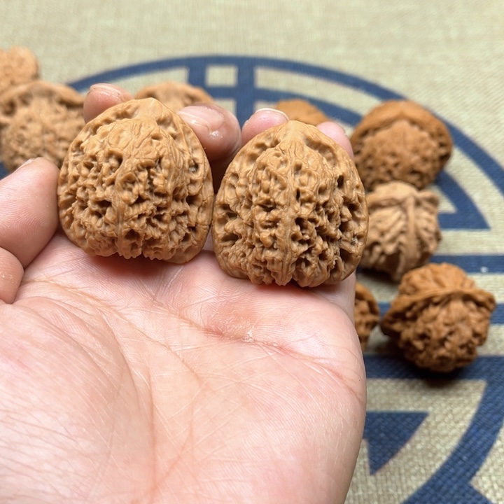 文玩核桃吊坠南疆