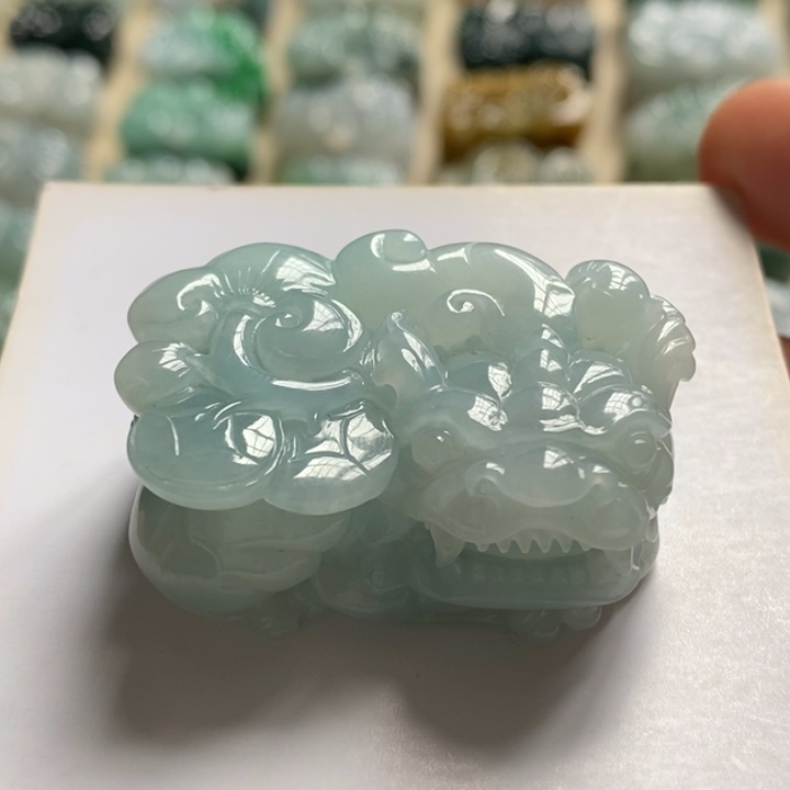 翡翠颈饰未镶嵌天然翡翠貔貅吊坠