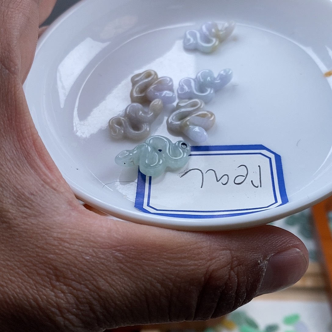 翡翠颈饰未镶嵌小蛇35一个