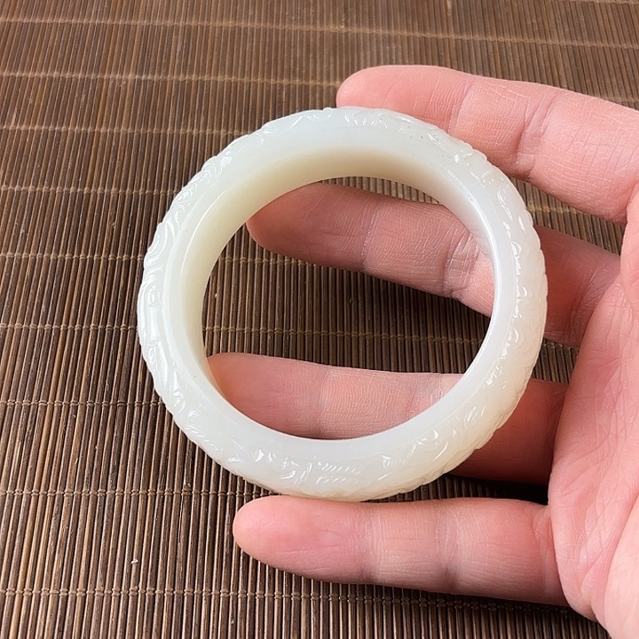 吃***乐和田玉未镶嵌挂件