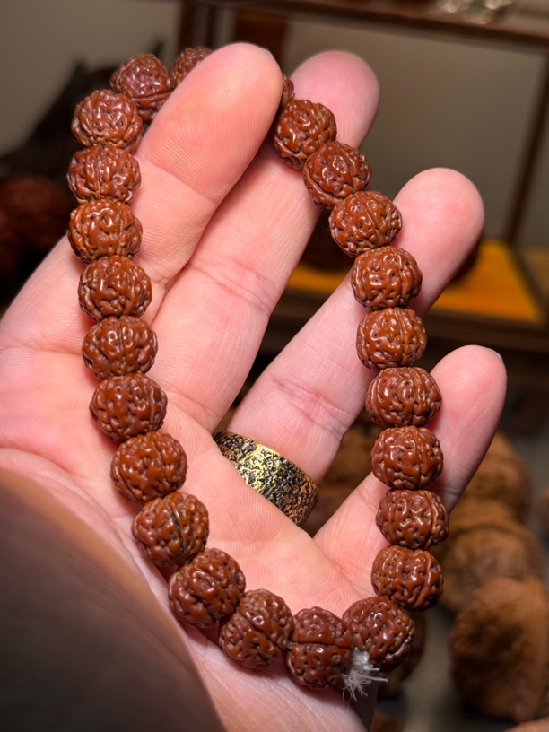 文玩小金刚菩提-小金刚手串盘玩多年很红很透边12高10！