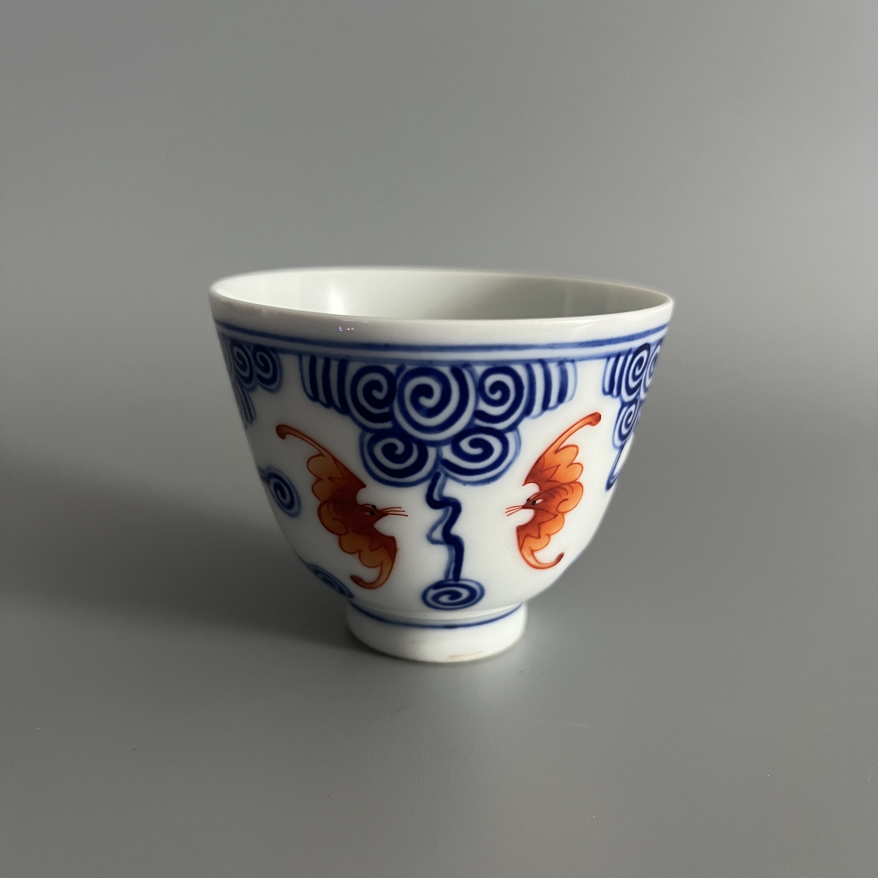 青花矾红五福捧寿单杯