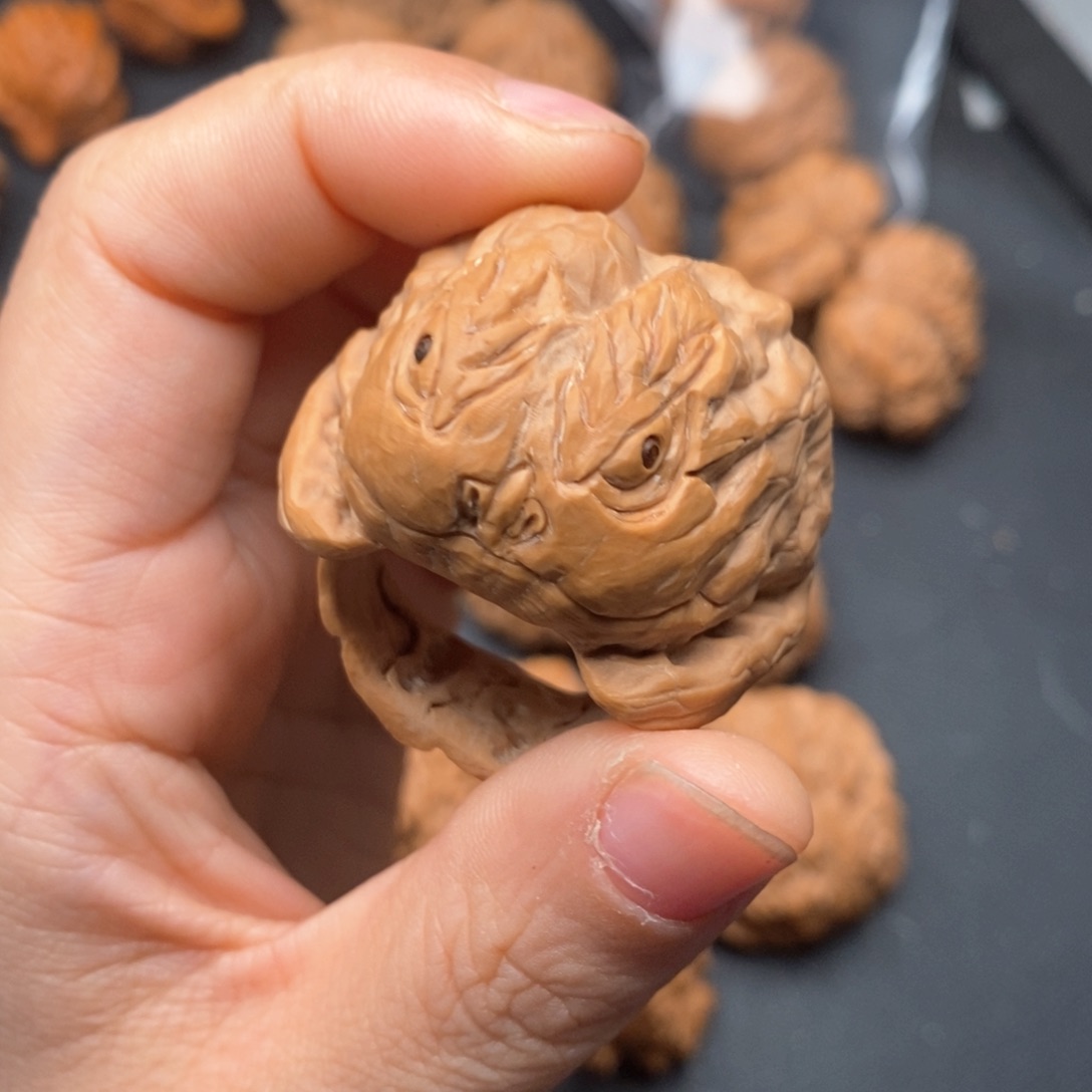 文玩核桃把件半雕戒指