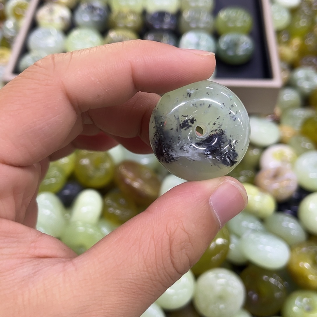 蛇纹石玉合金颈饰