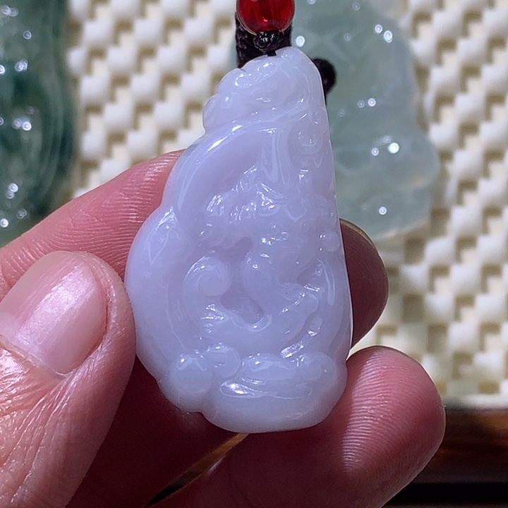 翡翠未镶嵌颈饰貔貅