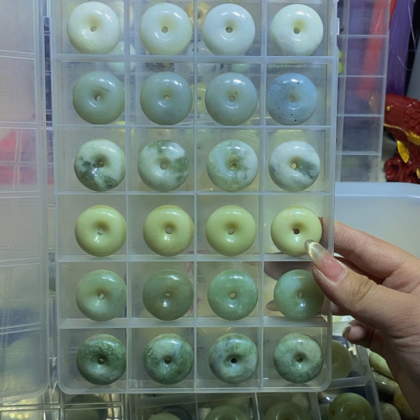 【闪购商品】蛇纹石玉其他未镶嵌32