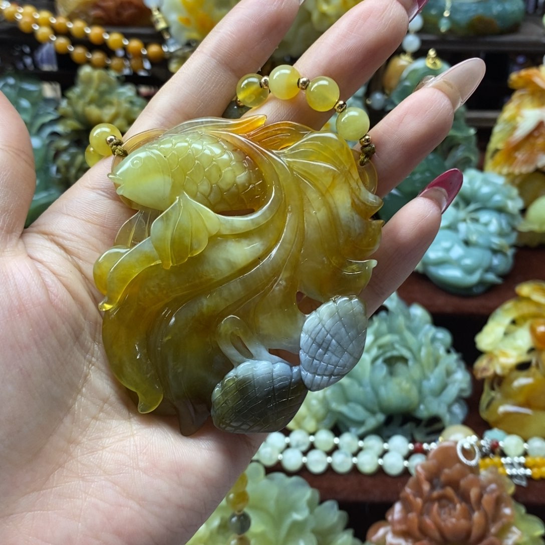 蛇纹石玉挂件未镶嵌