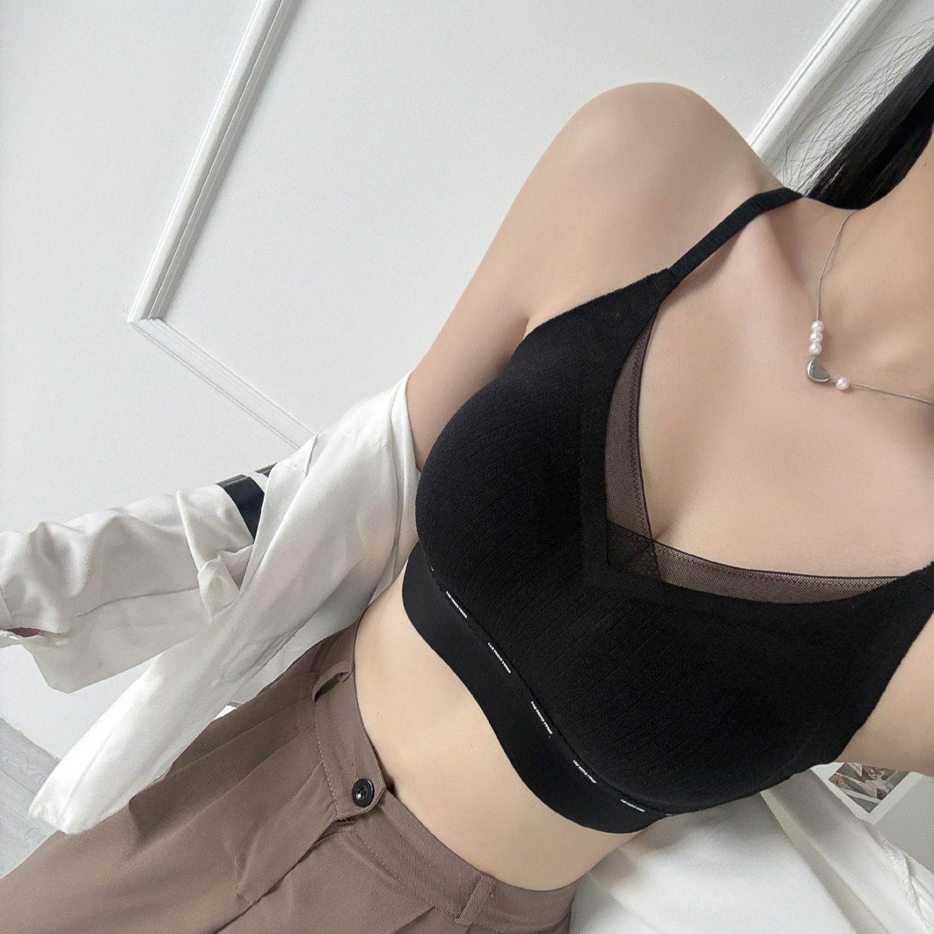 DIFUNA蒂芙娜-裸感V领网纱无痕聚拢美背内衣8216