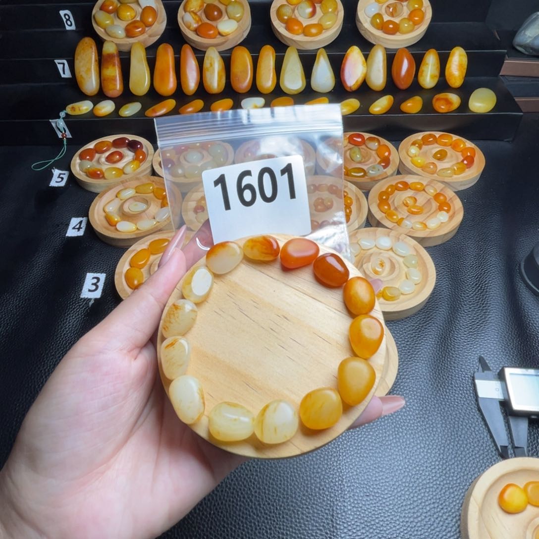 半***豆手串未镶嵌和田玉