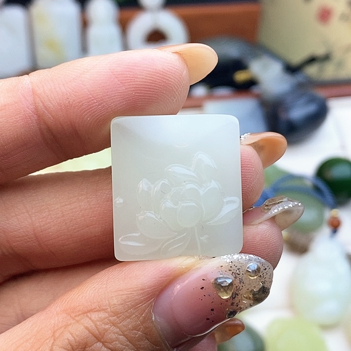 和田玉未镶嵌颈饰福利