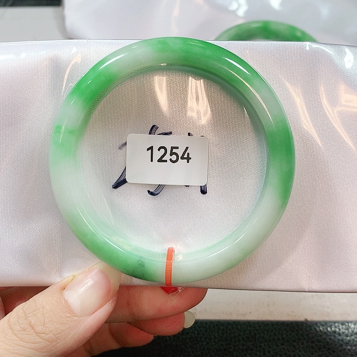 翡翠手镯未镶嵌天然翡翠手镯56.2