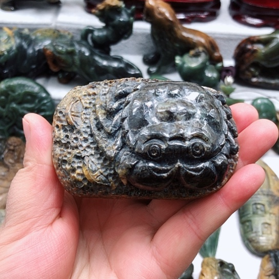 岫岩河磨玉（透闪石质玉）把件未镶嵌