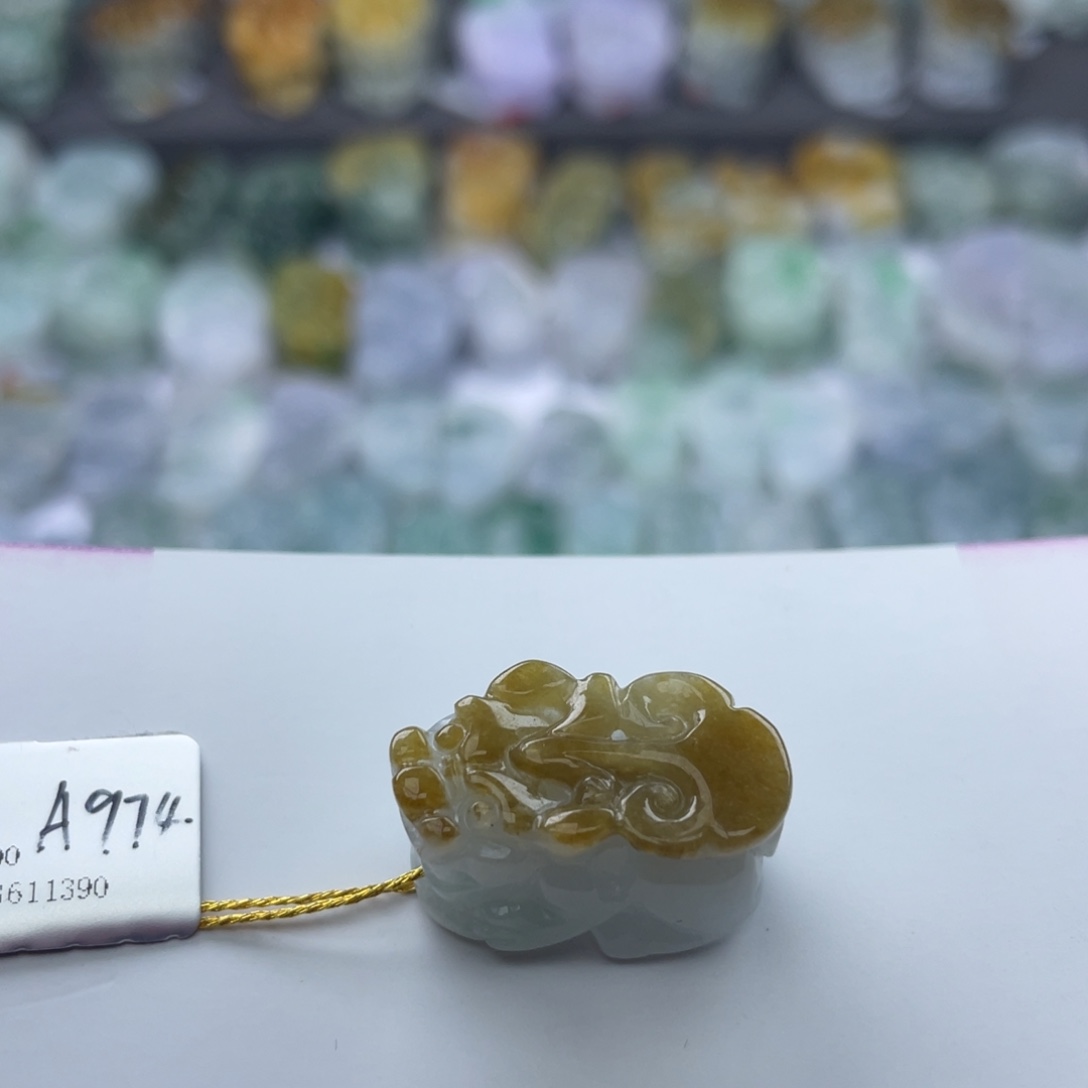 翡翠颈饰未镶嵌貔貅