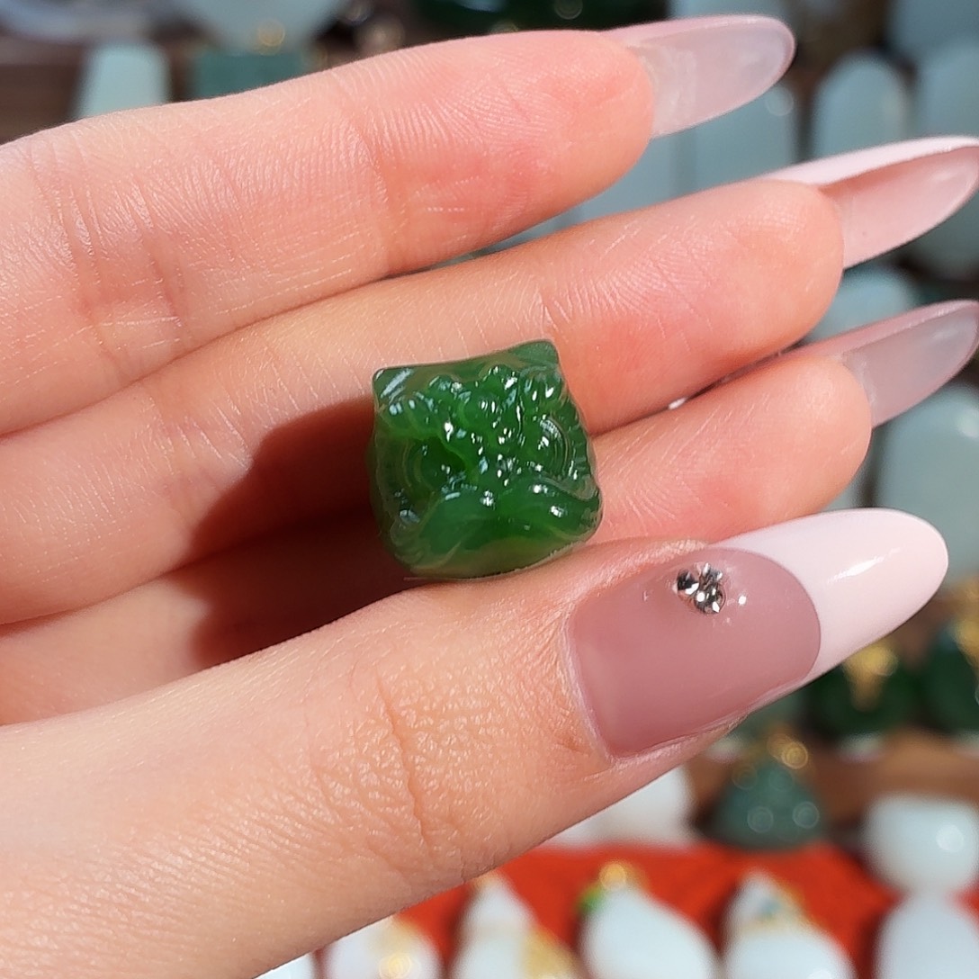 和田玉未镶嵌颈饰裸单珠 T