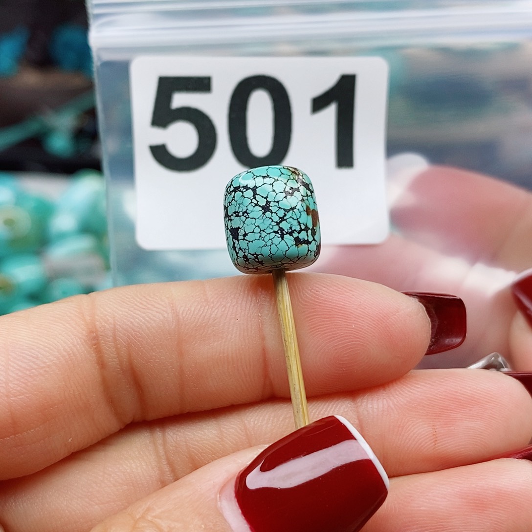 绿松石颈饰未镶嵌