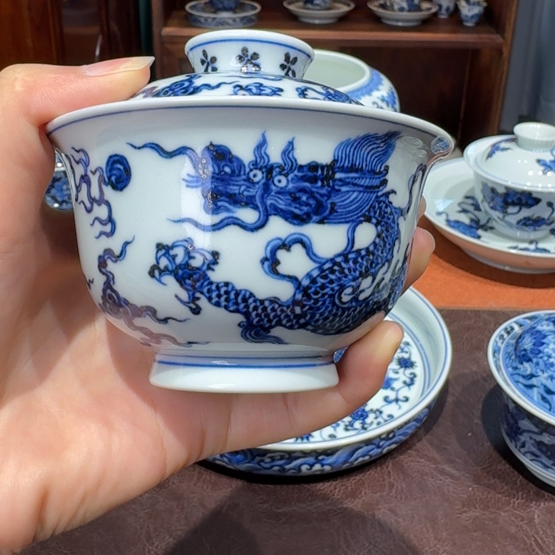 青花雯华堂手绘盖碗
