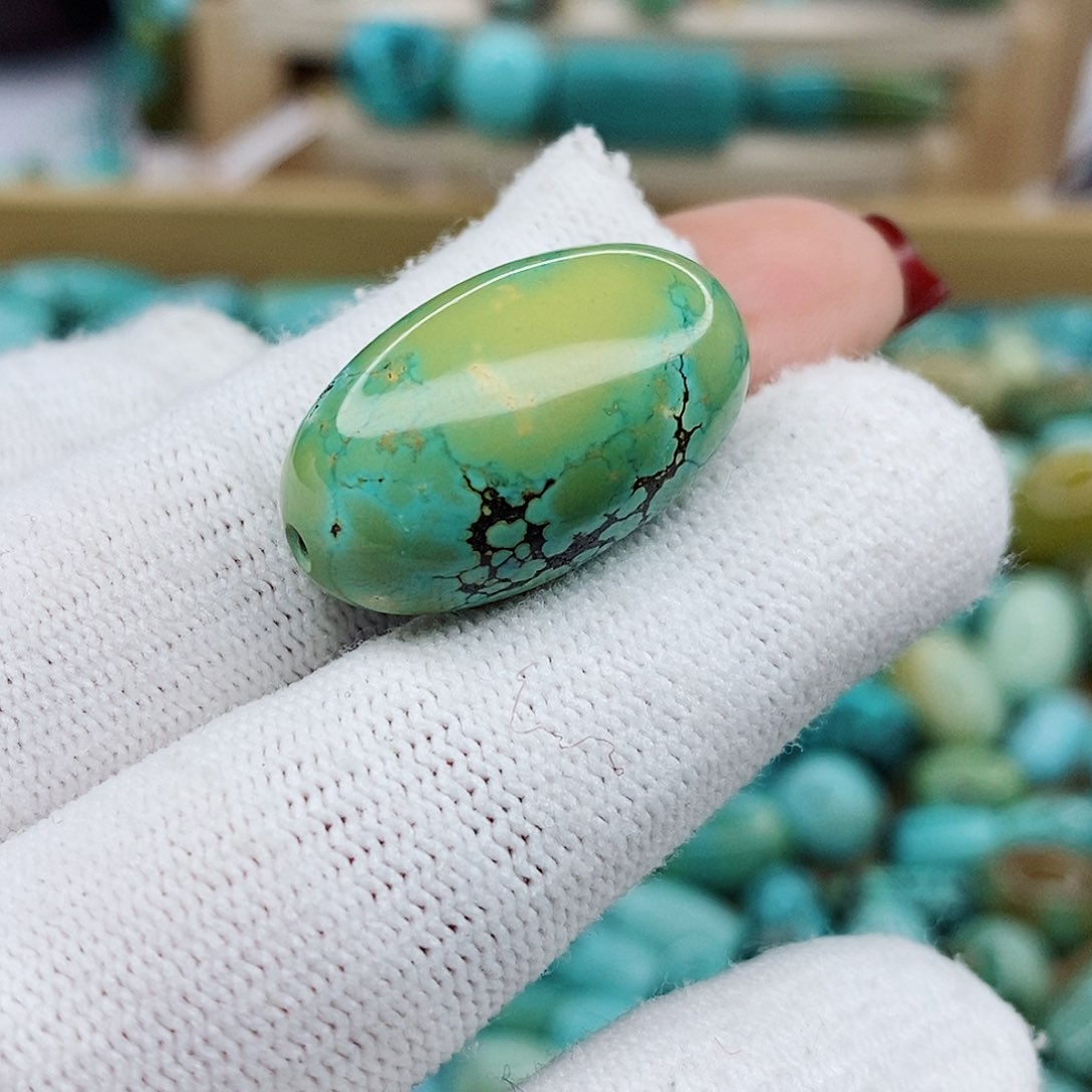 绿松石颈饰未镶嵌