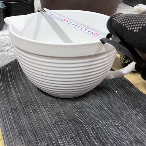 微瑕，不能明火，口径22厘米，高度14大号引流碗