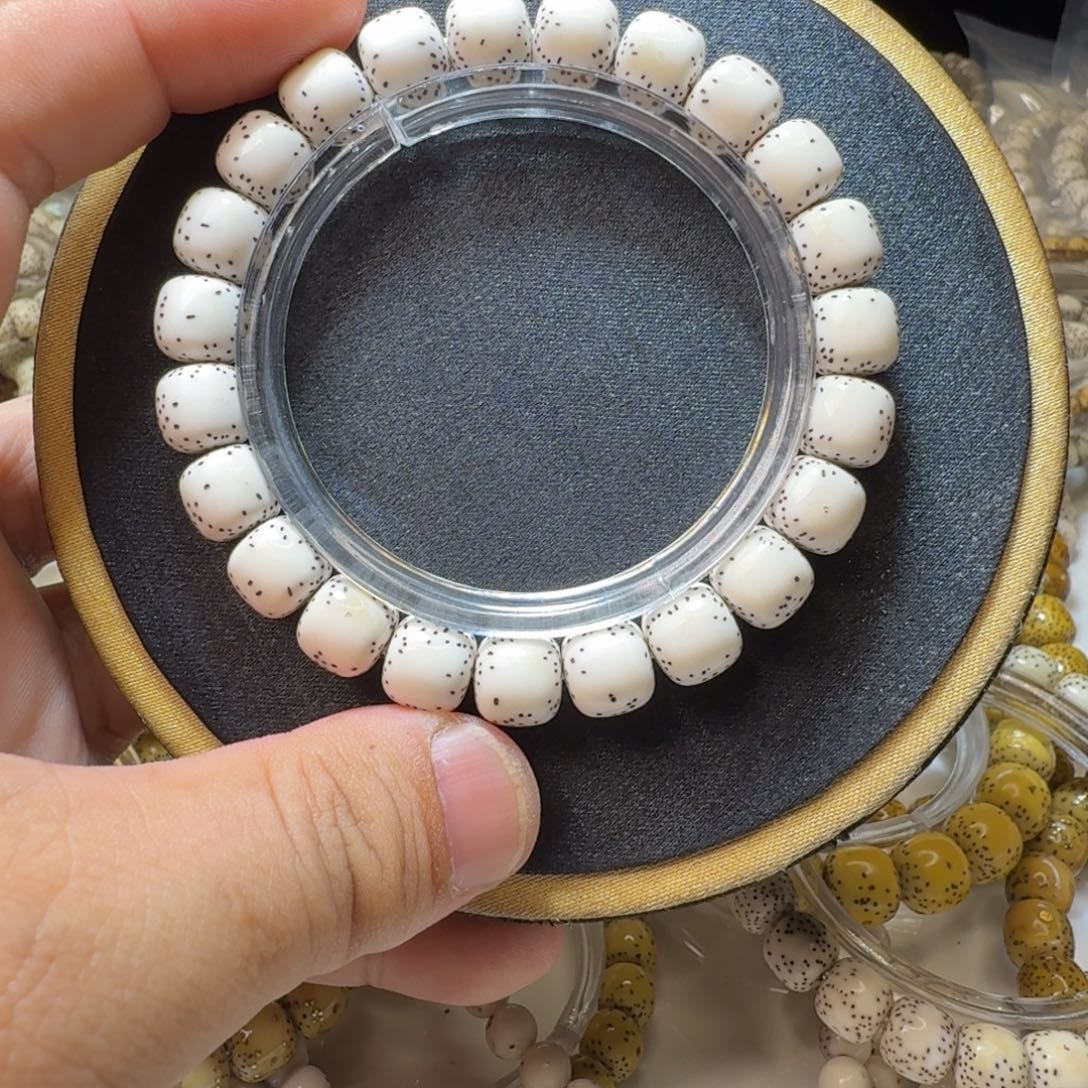 大***美星月菩提吊坠原脂白