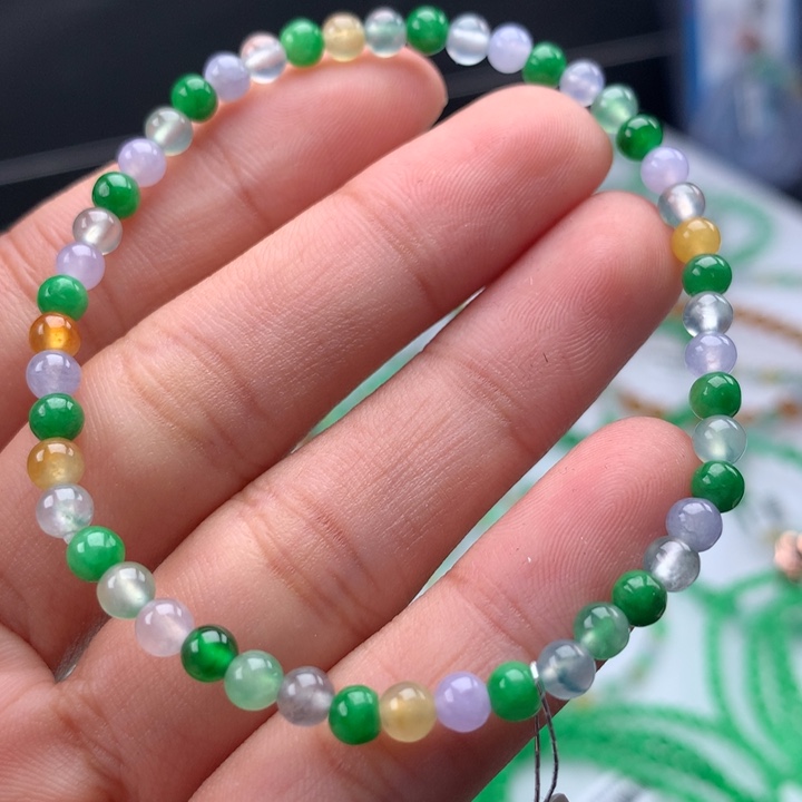 翡翠手镯未镶嵌卡