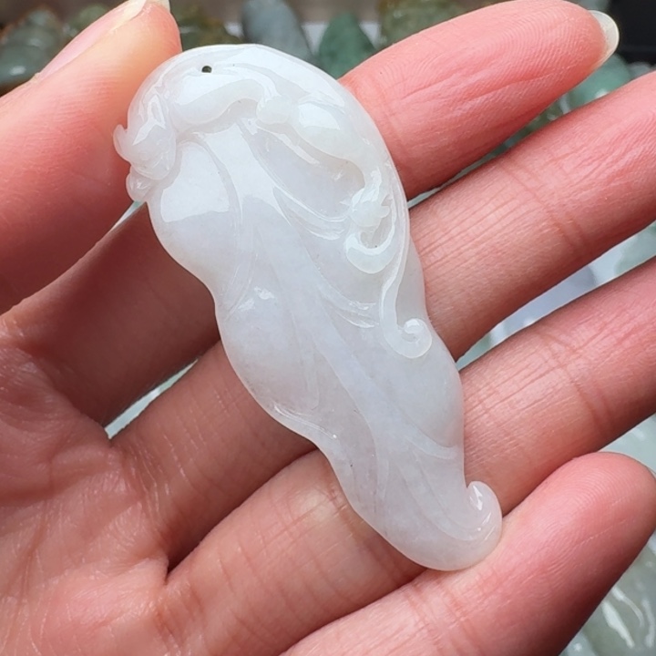 翡翠未镶嵌颈饰叶子貔貅