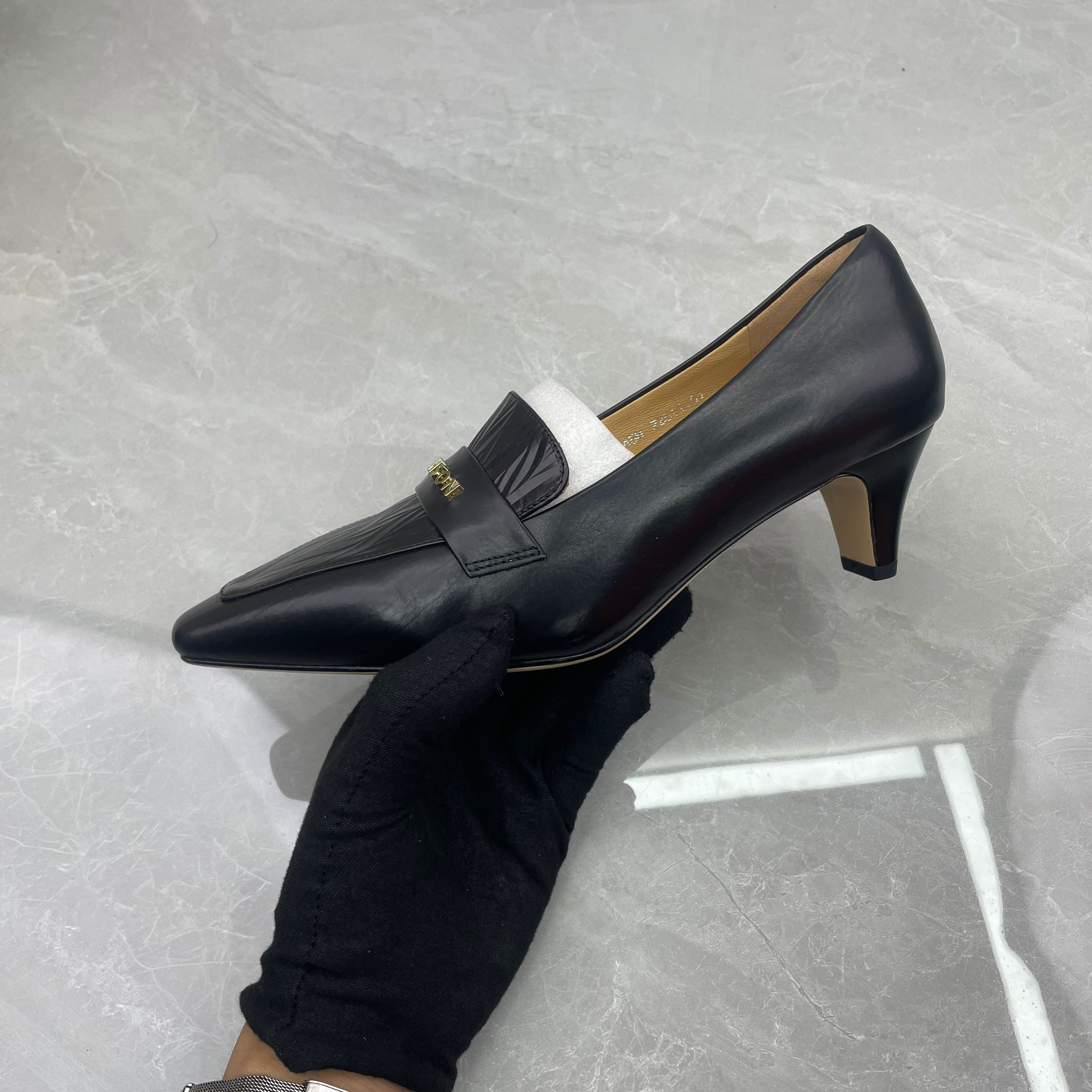 单鞋女（牛皮）41424-7458（孤品）d区38码