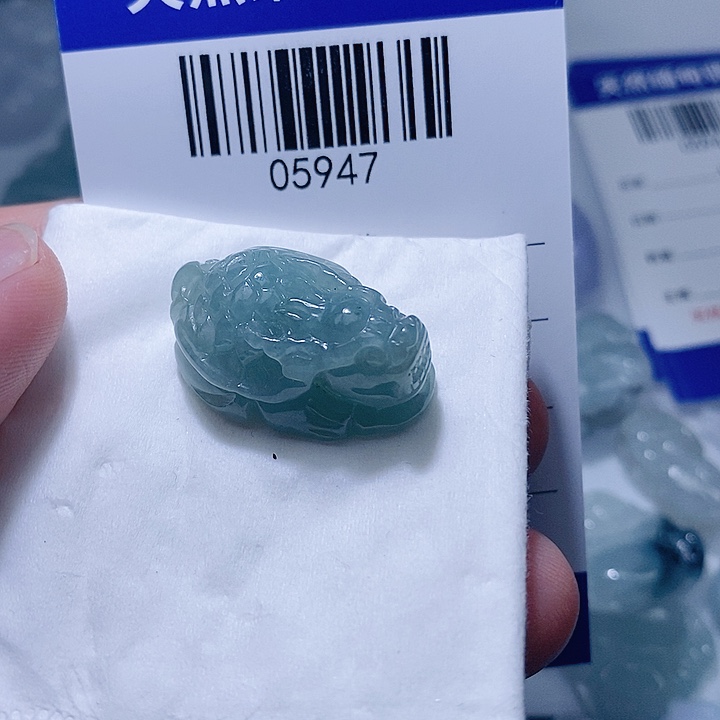 翡翠未镶嵌颈饰天光墟翡翠市场现金代购