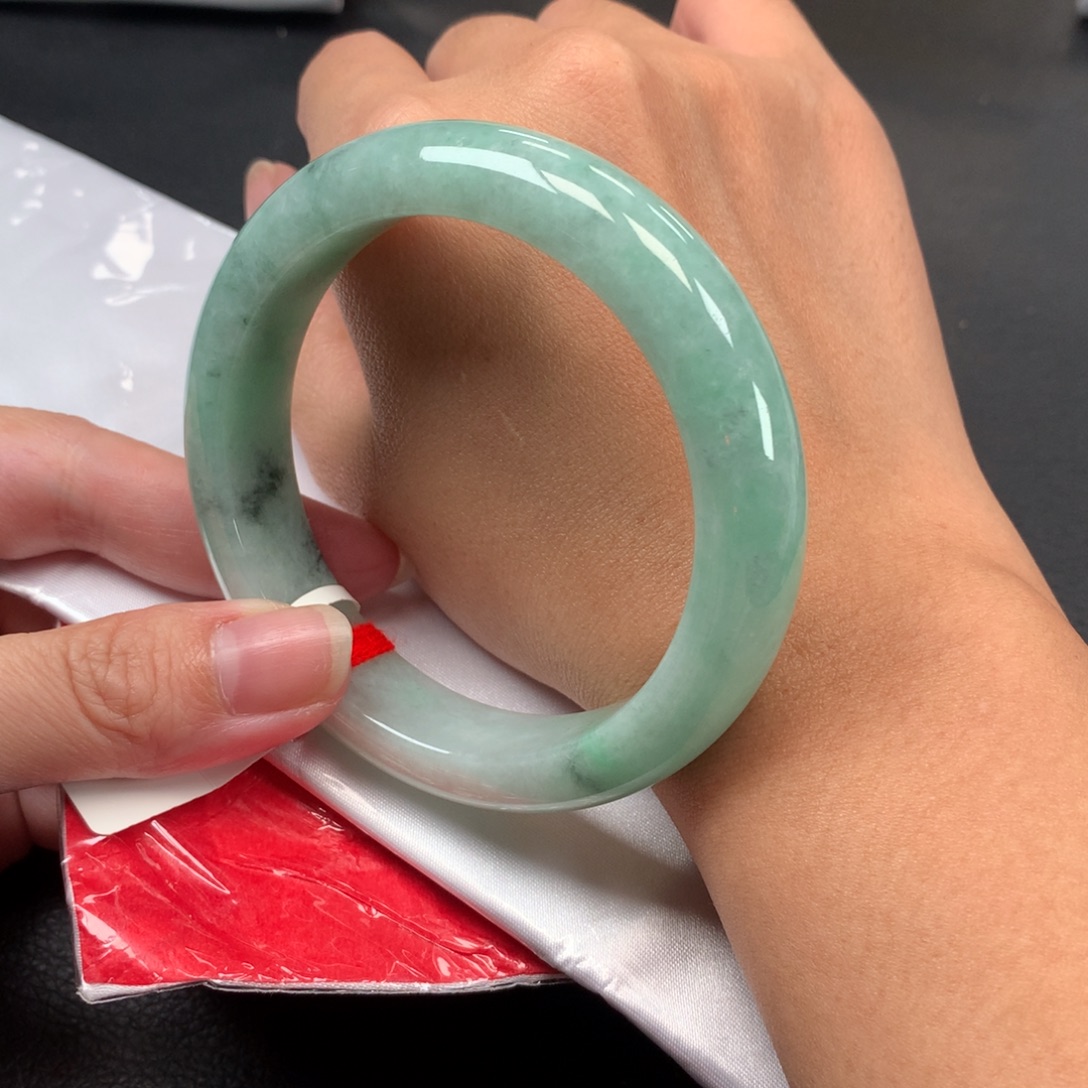 翡翠未镶嵌手镯56圈口晴水绿