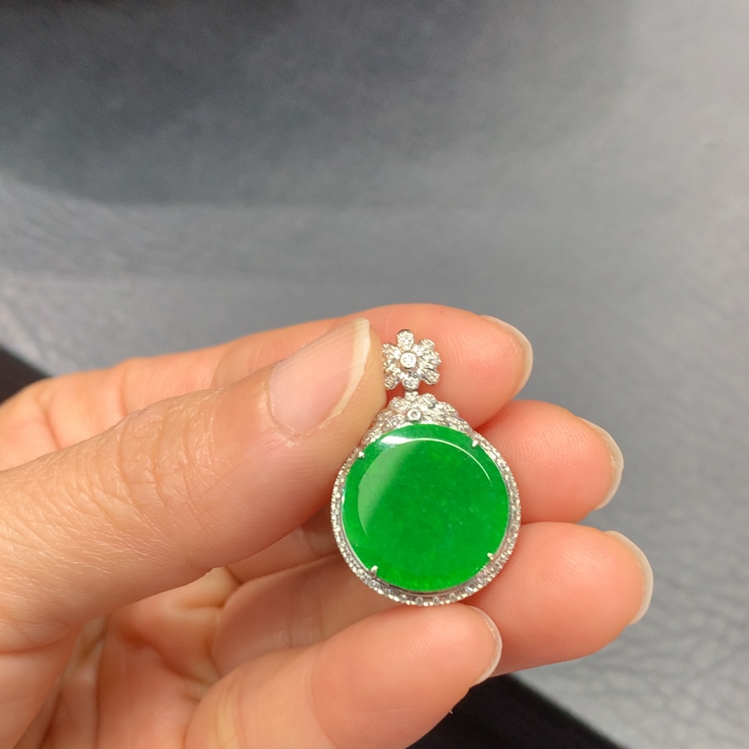 翡翠18K金镶嵌吊坠(不含链)