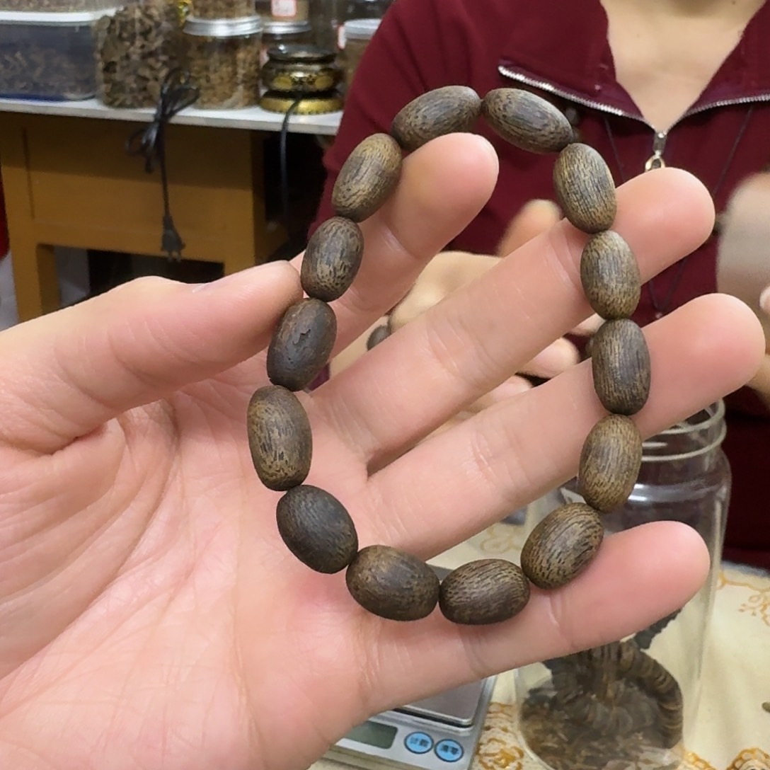 沉香木手串白棋沉水留疤单圈 10 克多样性发一