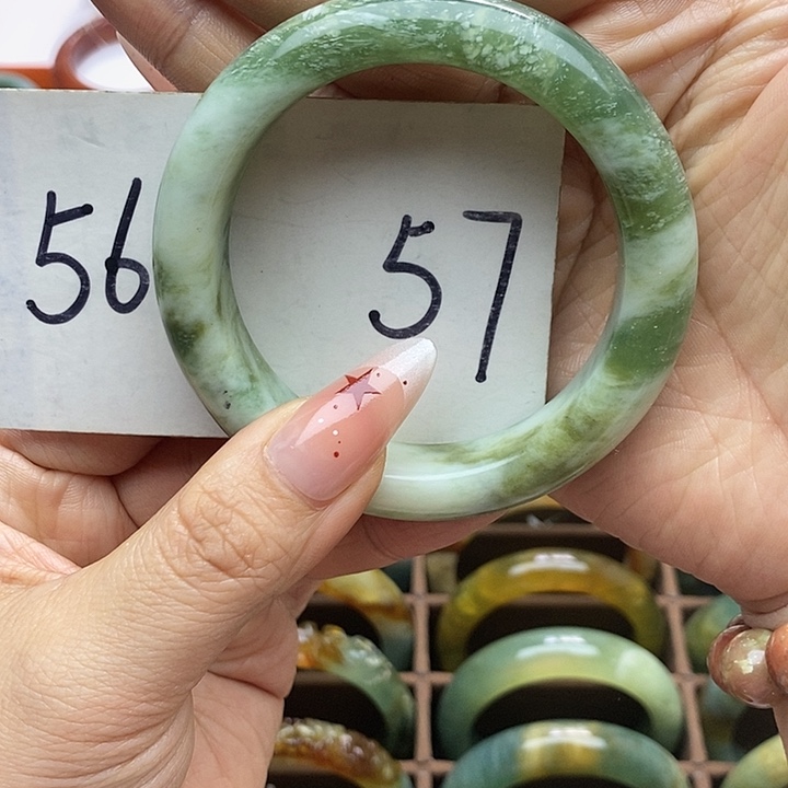 蛇纹石玉手镯合金请***姐