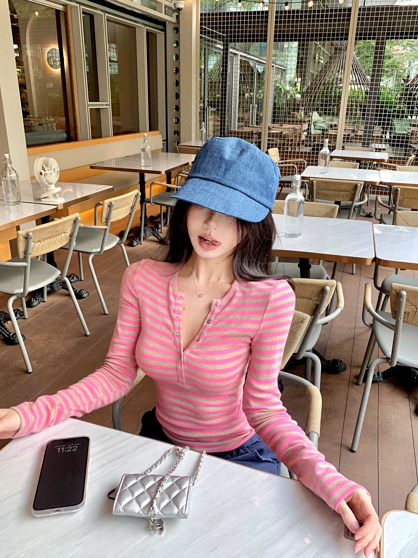 撞色条纹长袖T恤女秋季新款修身收腰内搭打底纯欲辣妹半开领上衣