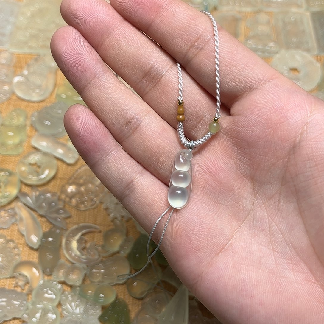 秘***动蛇纹石玉未镶嵌颈饰