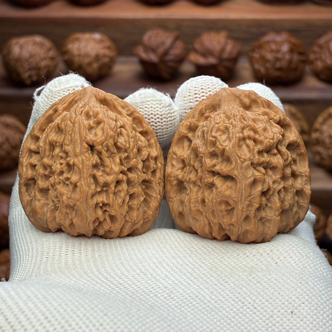 高炮将，高炮南疆石核桃，全品无修，41-42-42，49克