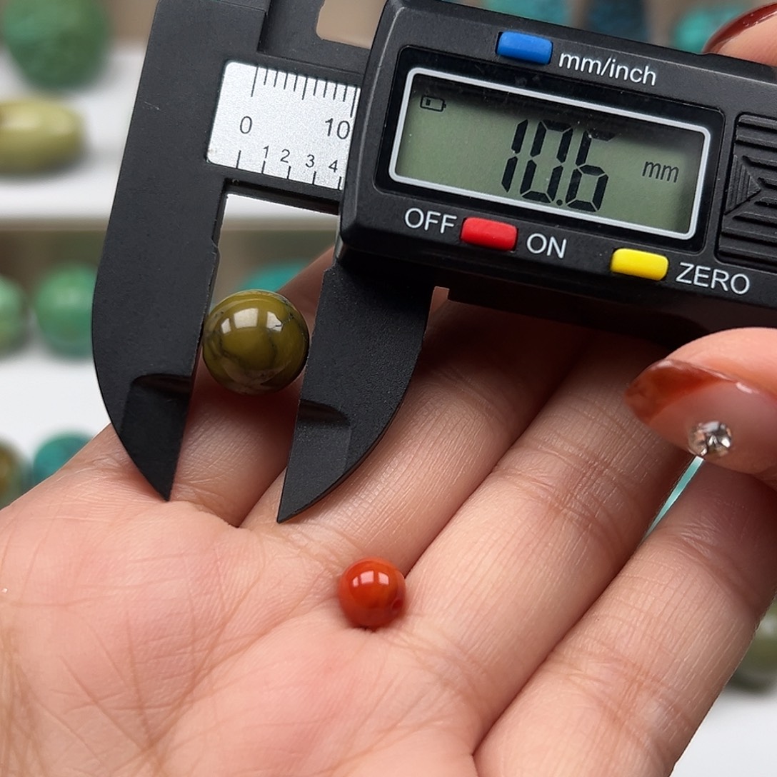 南红玛瑙未镶嵌珠宝奇石