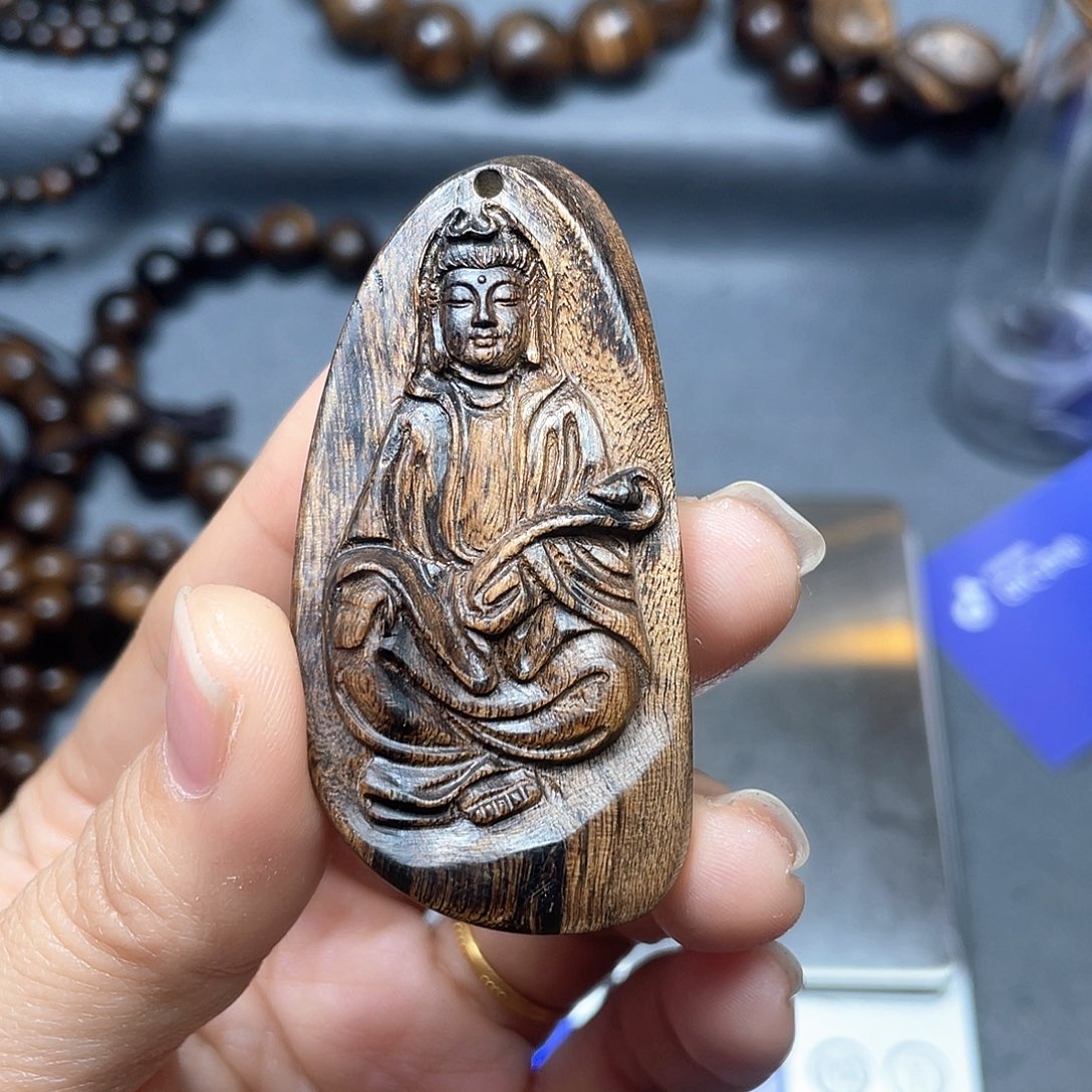 沉香木手串费**阳白棋瘤疤