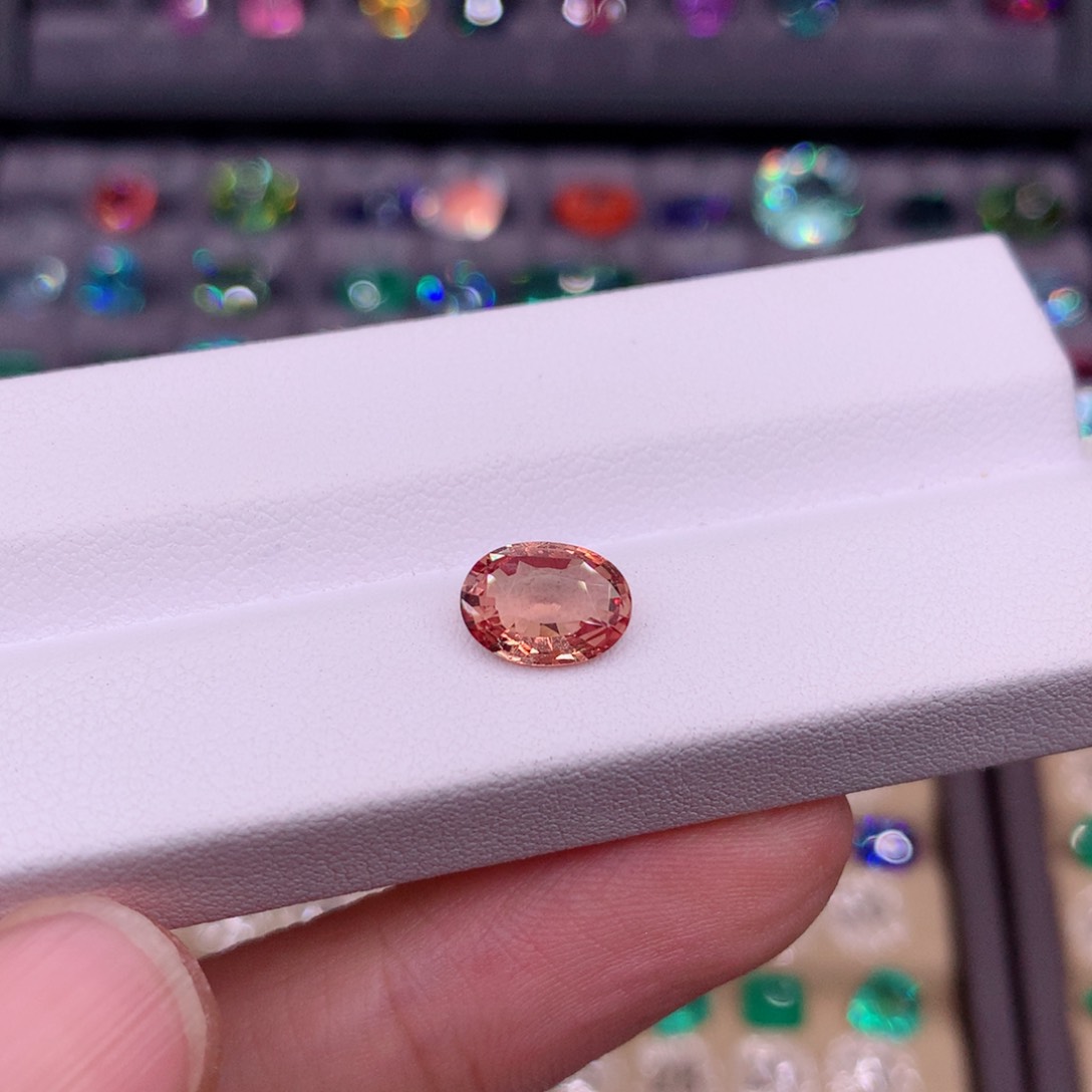 彩色蓝宝石裸石未镶嵌