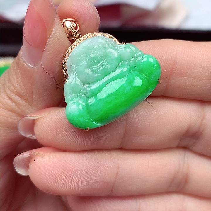 翡翠颈饰18K金镶嵌翡翠