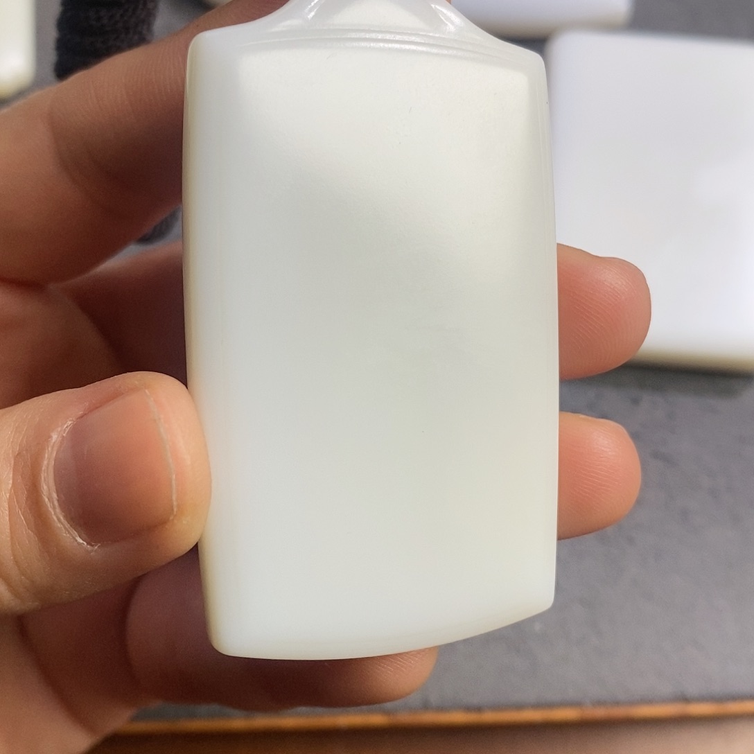 颈饰未镶嵌和田玉一**安