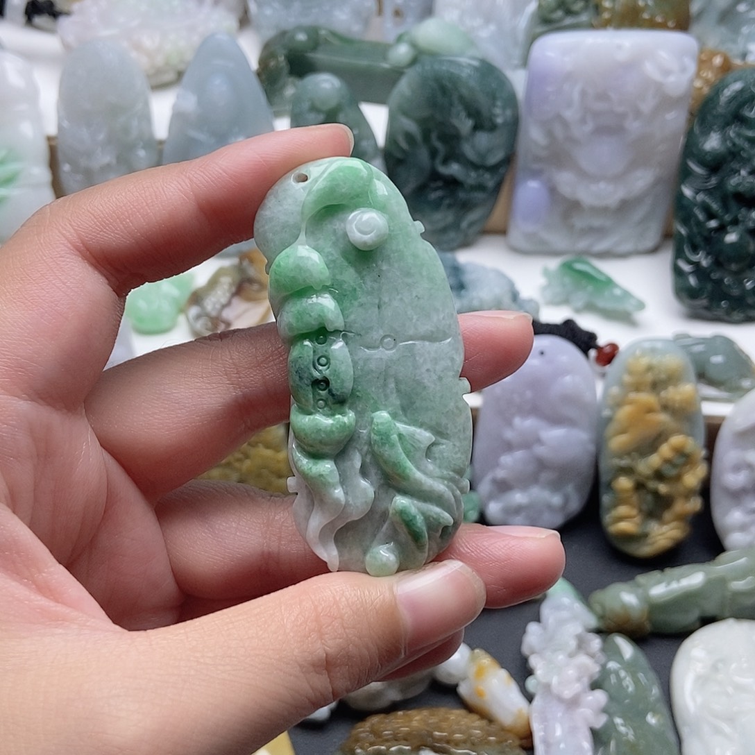 翡翠未镶嵌颈饰翡翠