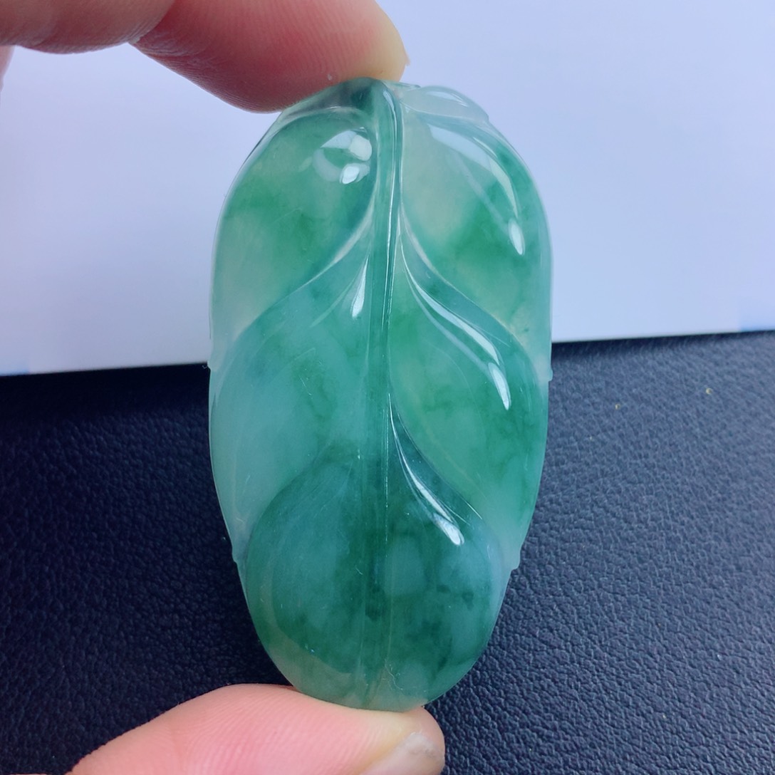 翡翠未镶嵌颈饰叶子