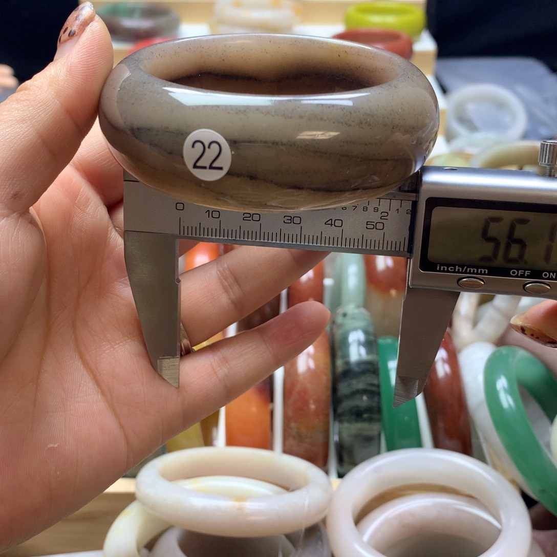 石英质玉手镯未镶嵌