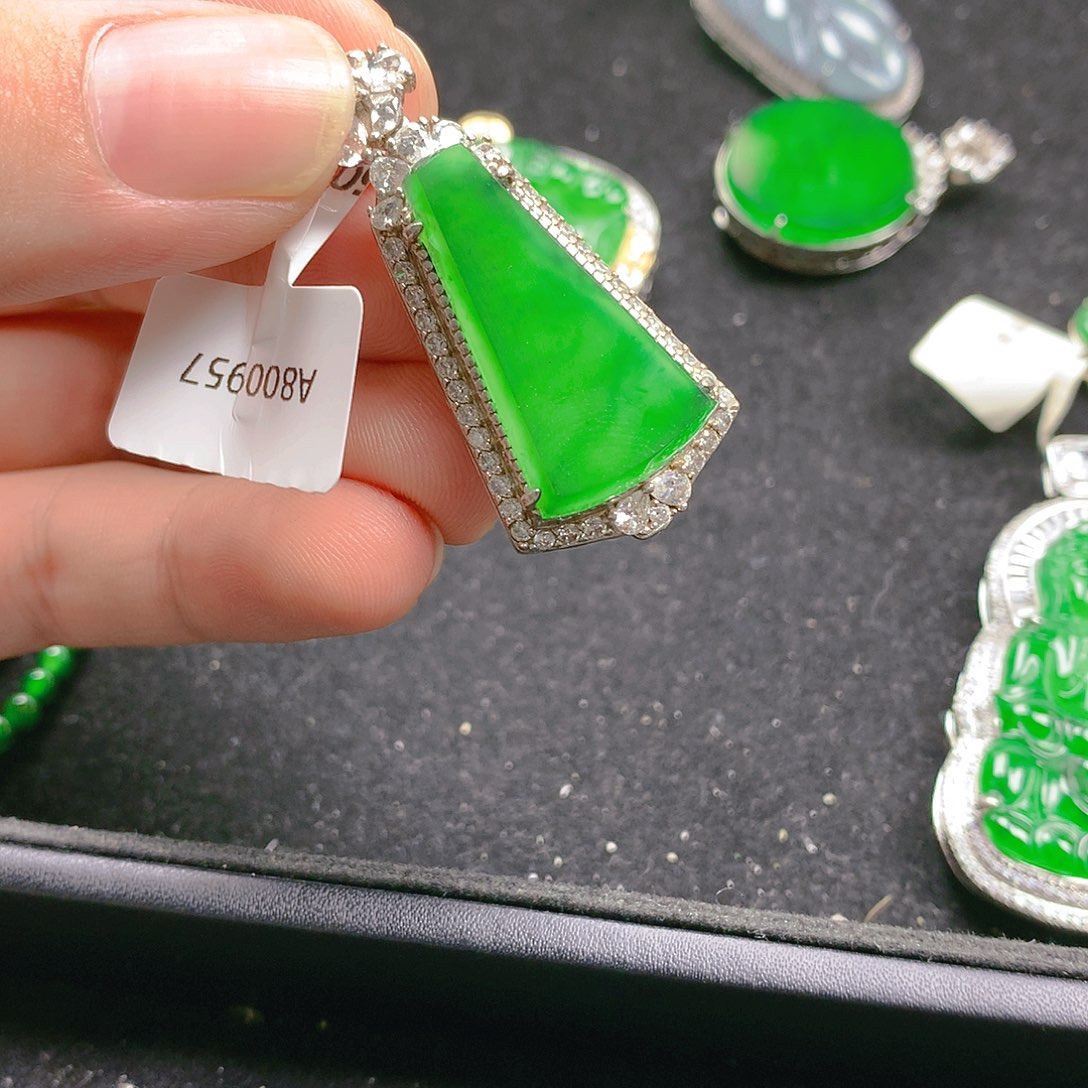 颈饰银S925镶嵌翡翠翡翠