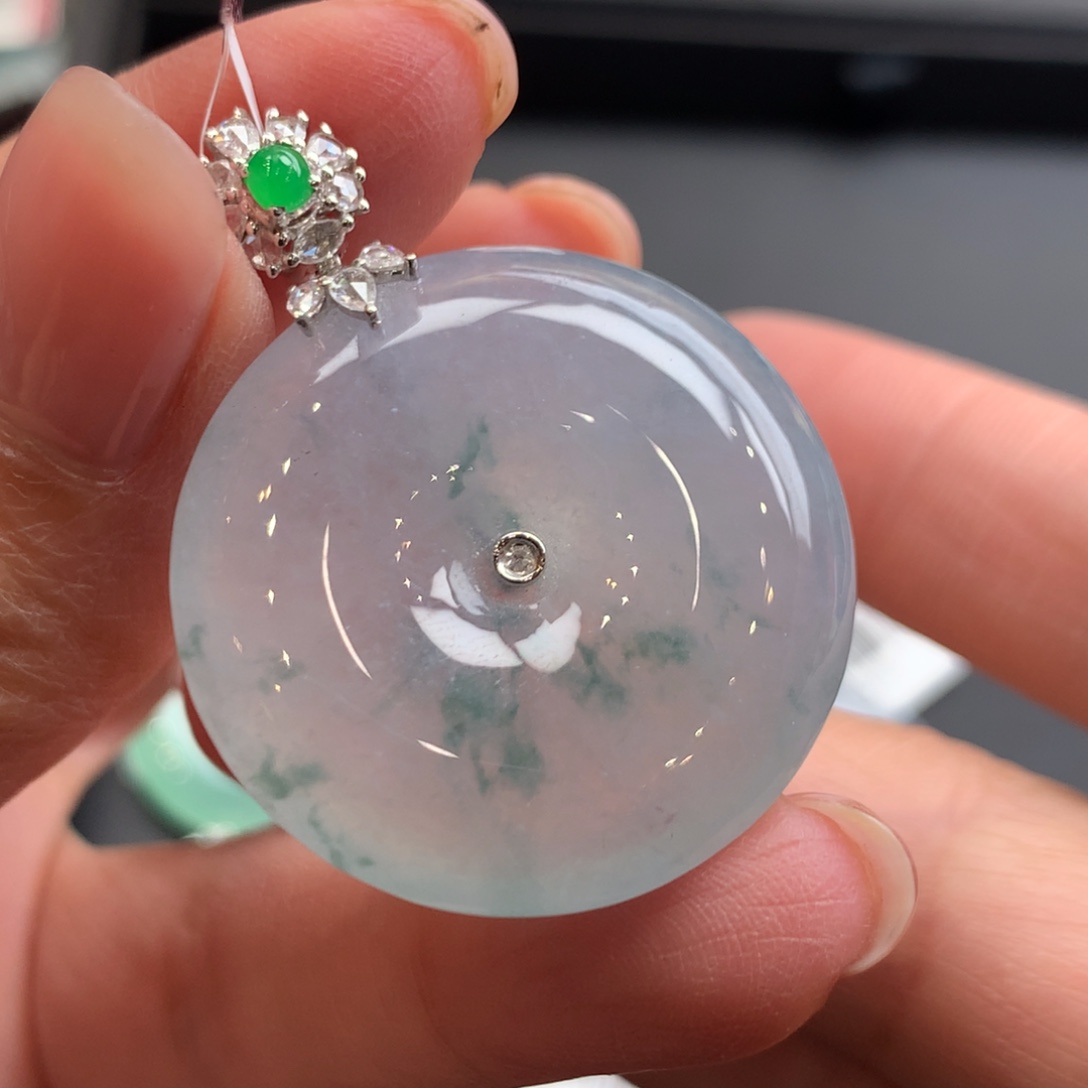 翡翠18K金镶嵌颈饰翡翠