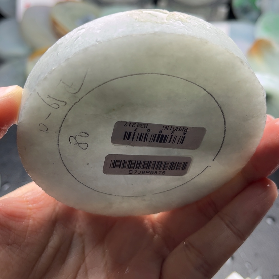 未镶嵌翡翠手镯定制翡翠