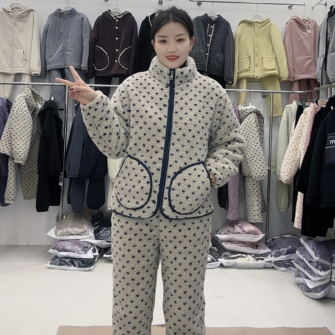 立领三层夹棉加厚冬季保暖可外穿小爱心波点加绒休闲时尚家居服