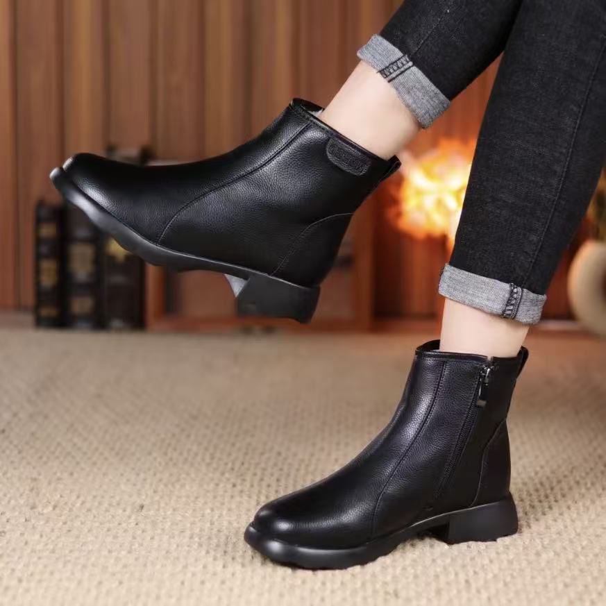 【品牌力荐】 短靴方跟冬休闲风圆头女靴保暖冬季平底加厚软底8968