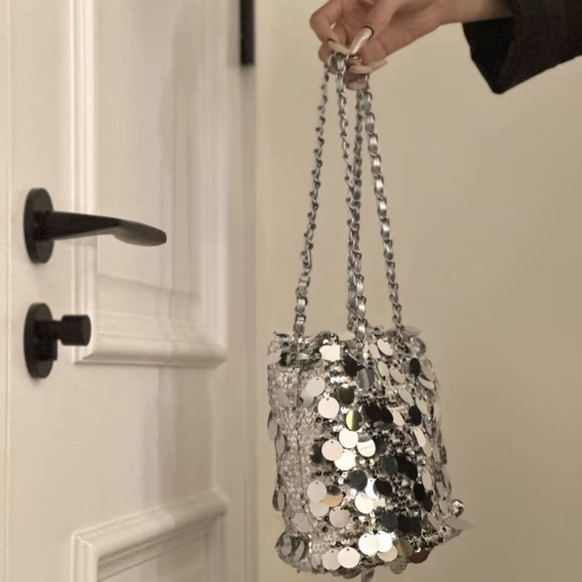 亮银闪片包！小众时尚链条包亮片水桶包单肩百搭手提包小众水桶包